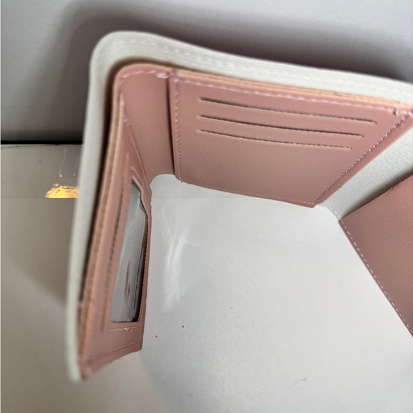 Hello Kitty Pink Wallet Pink checkered dress tri-fold wallet - Picture 8 of 9